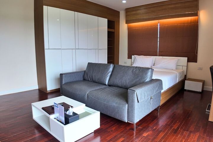 Room 3 of 38