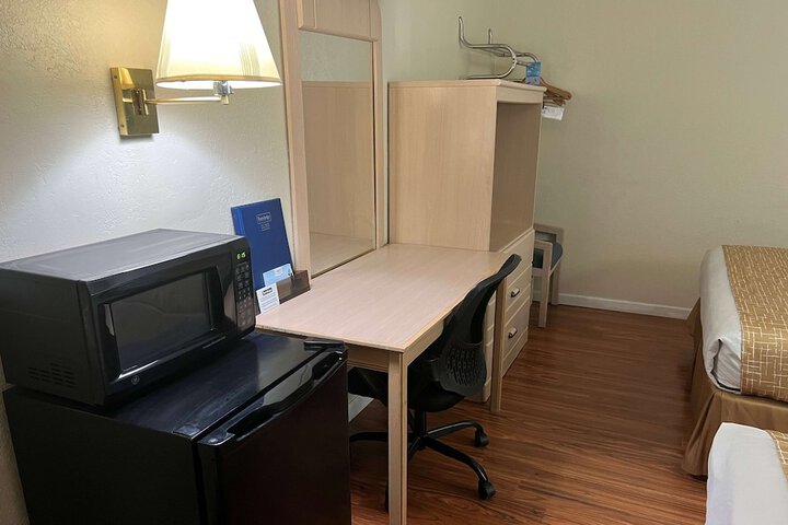 Room 10 of 36