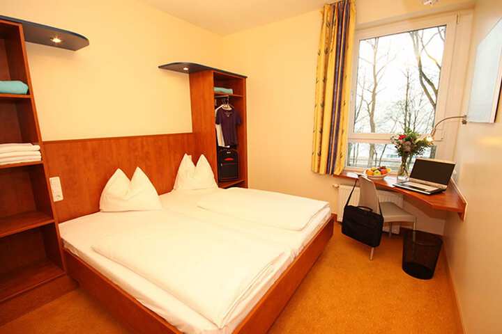 Room 7 of 31