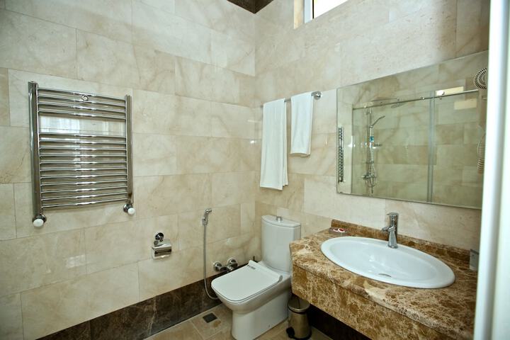 Room 14 of 24