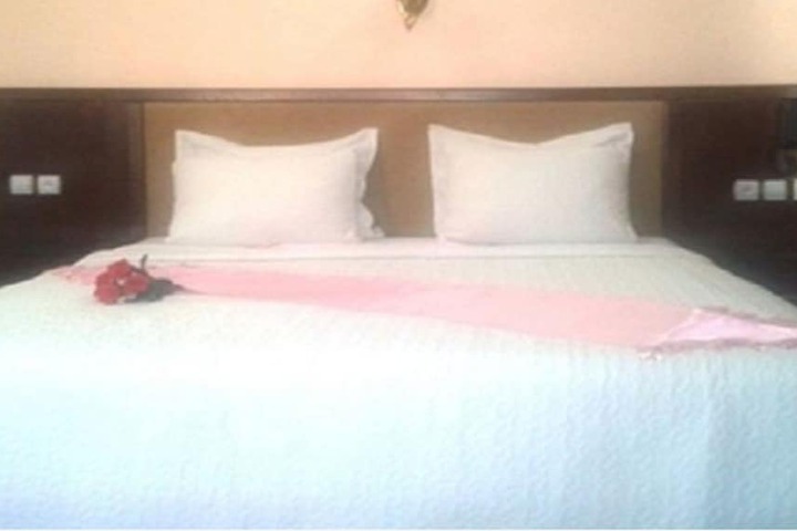 Room 7 of 27