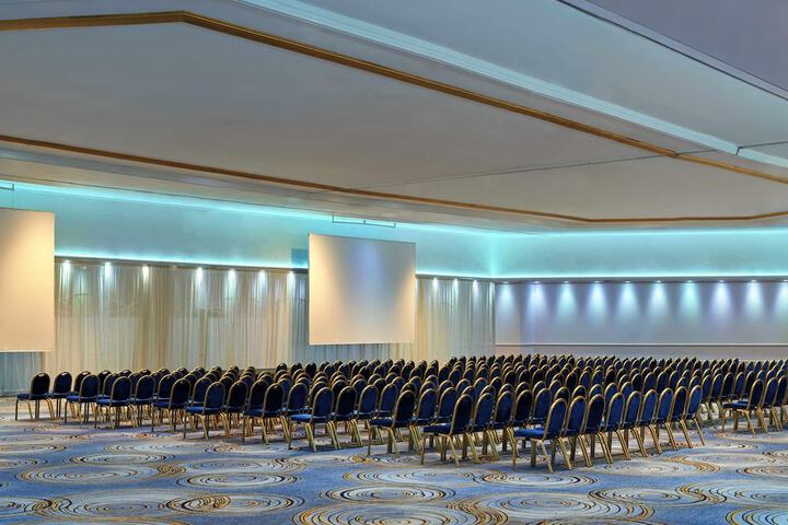 Business Center 127 of 139