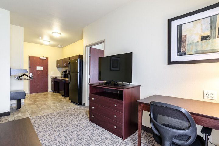 Double Accessible Queen Size Bed (3 of 5)