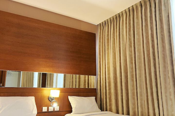 Room 10 of 36