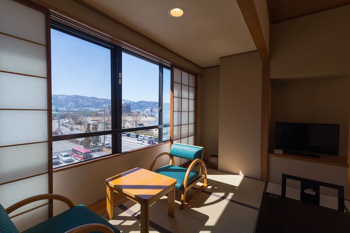 Room 11 of 34