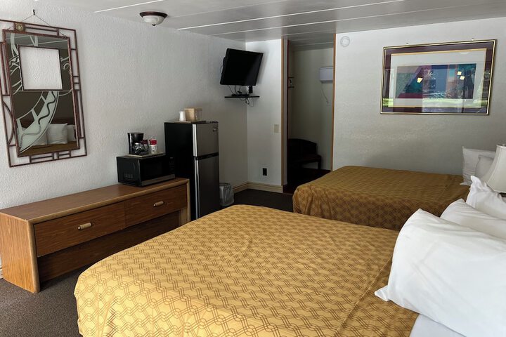 Room 26 of 180