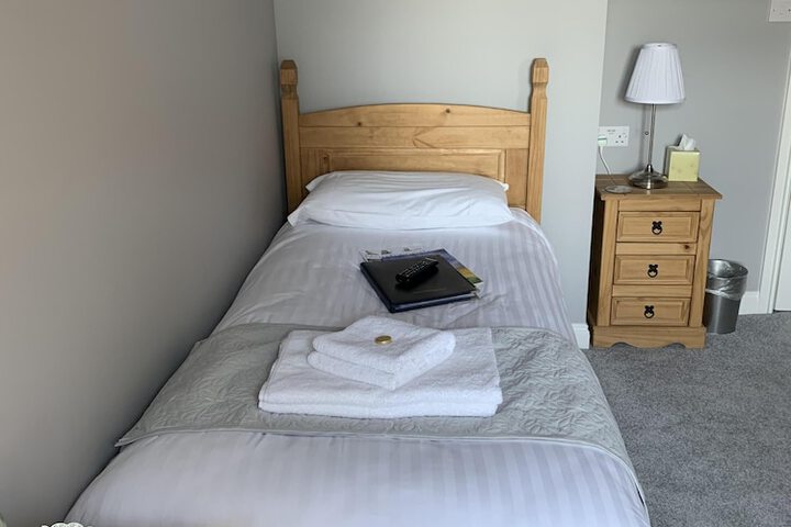 Room 3 of 44