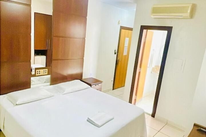 Room 42 of 114