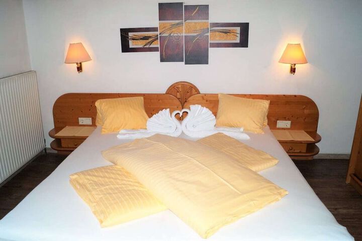 Room 35 of 97