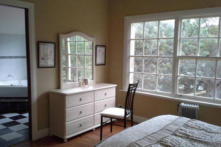 Room 5 of 33