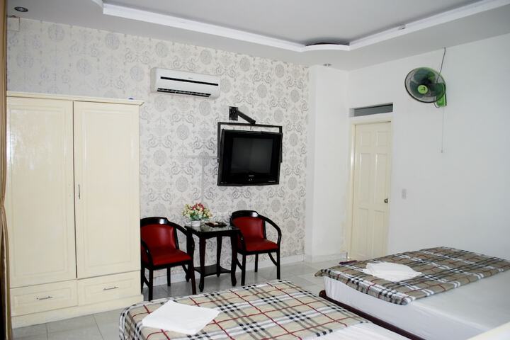Room 16 of 32