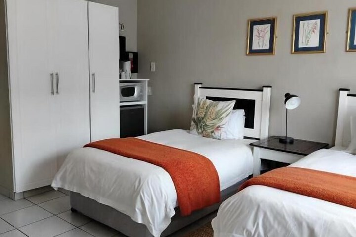 Room 9 of 29