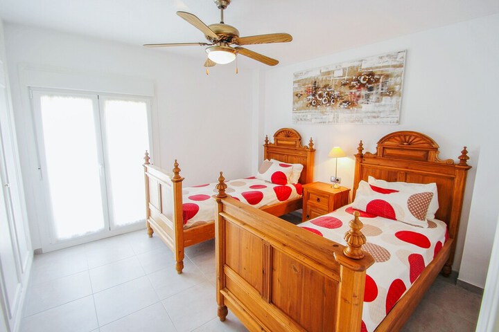 Room 3 of 16