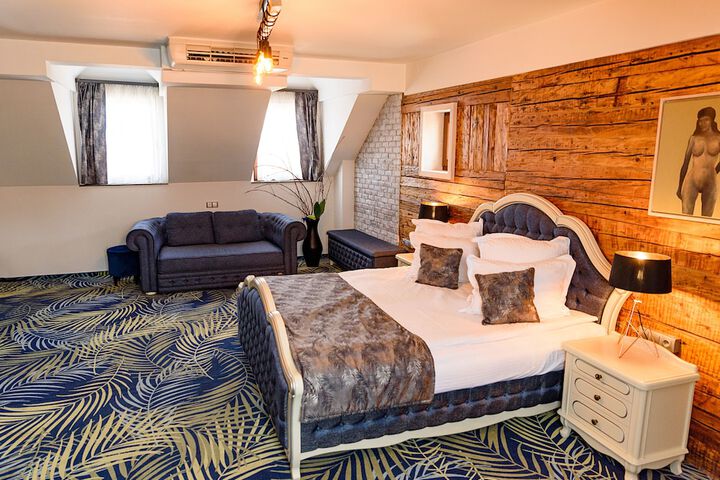 Room 10 of 58