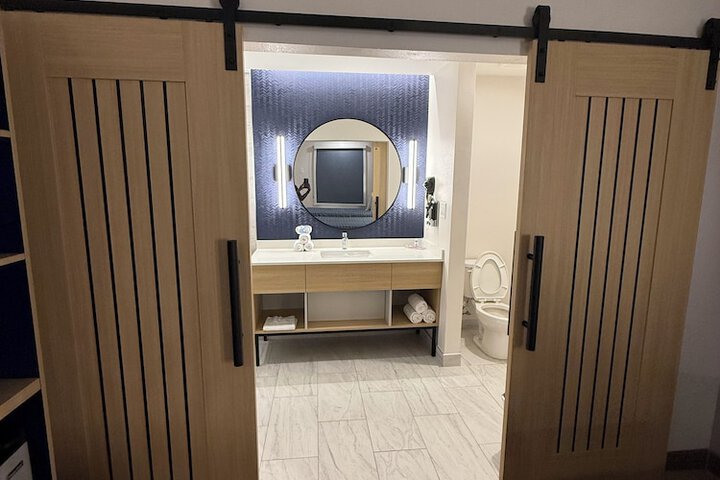 Room 17 of 31