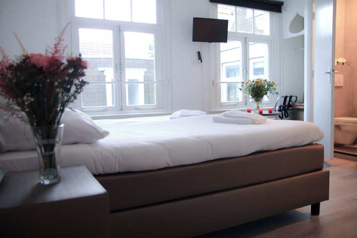 Room 48 of 132