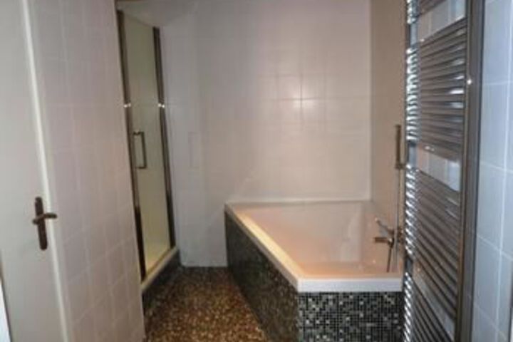 Room 3 of 18