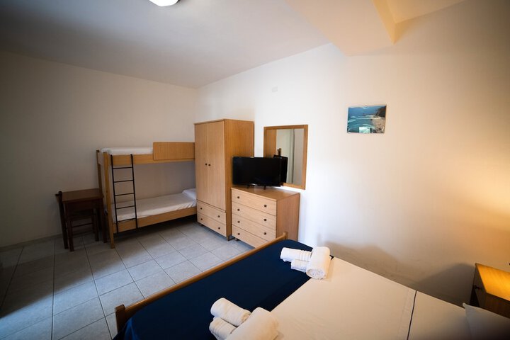 Room 12 of 66