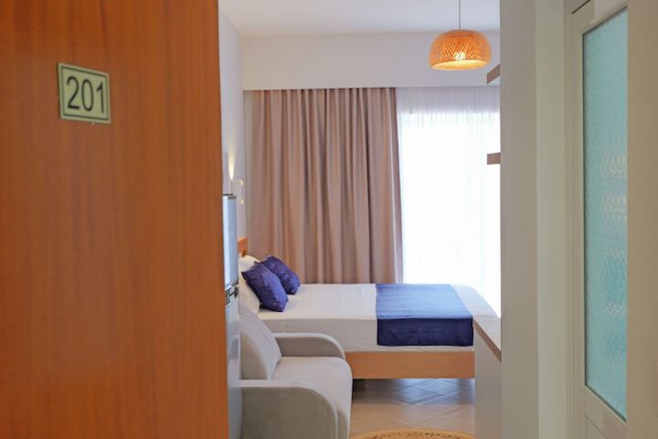 Room 7 of 52