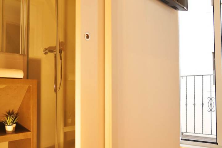 Room 22 of 101