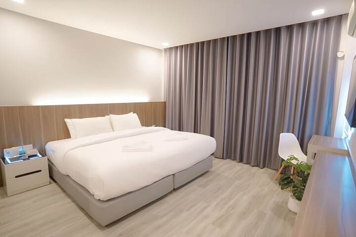 Room 11 of 23
