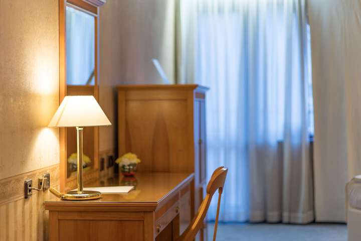 Room 26 of 82