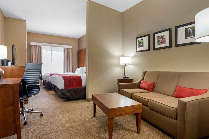 1 King Bed Suite (13 of 15)