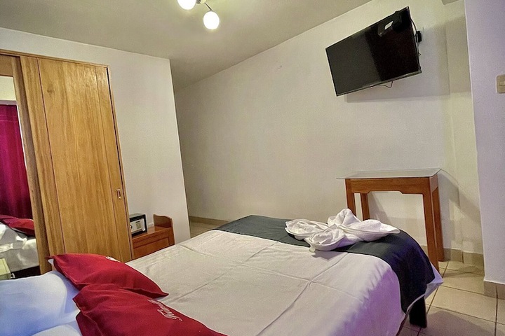 Room 6 of 15