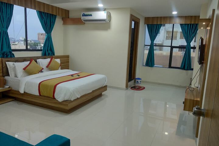 Room 7 of 37