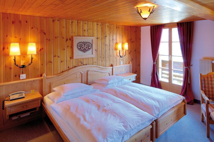 Room 10 of 42
