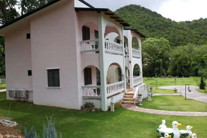 Hotel 90 of 98