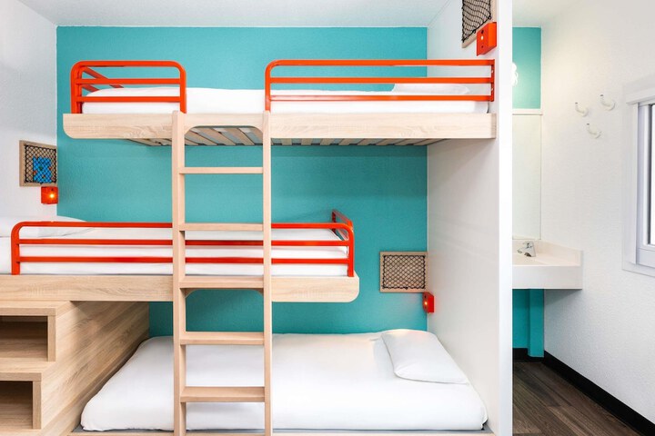 Room 14 of 61