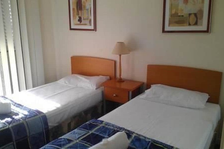 Room 4 of 39