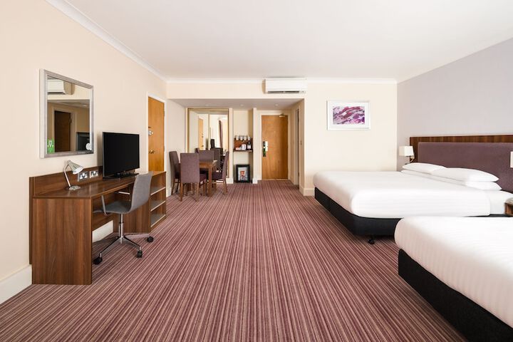 Room 16 of 108