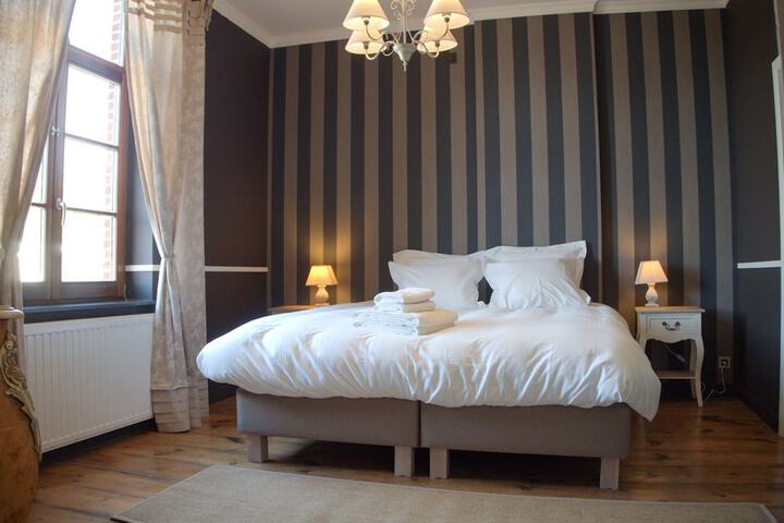 Room 6 of 43