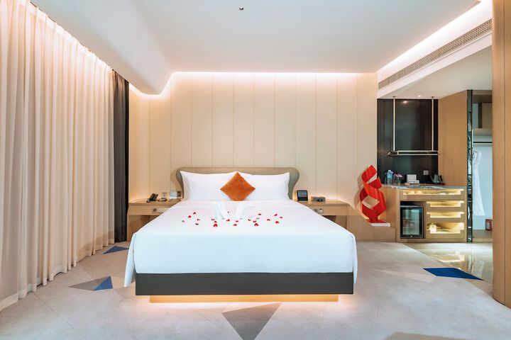 Room 27 of 124