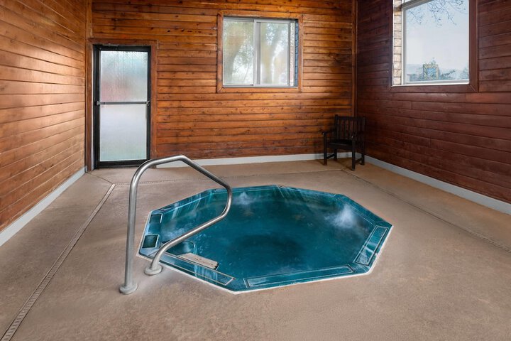 Pool Hotel