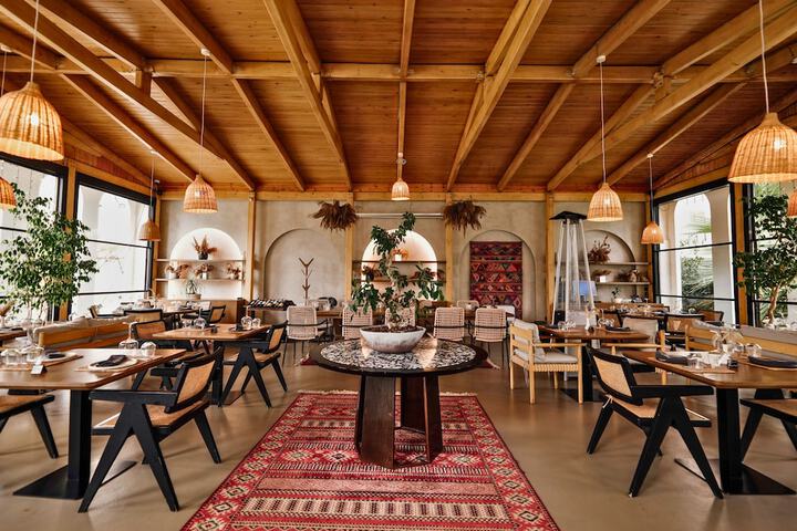 Dining 74 of 112