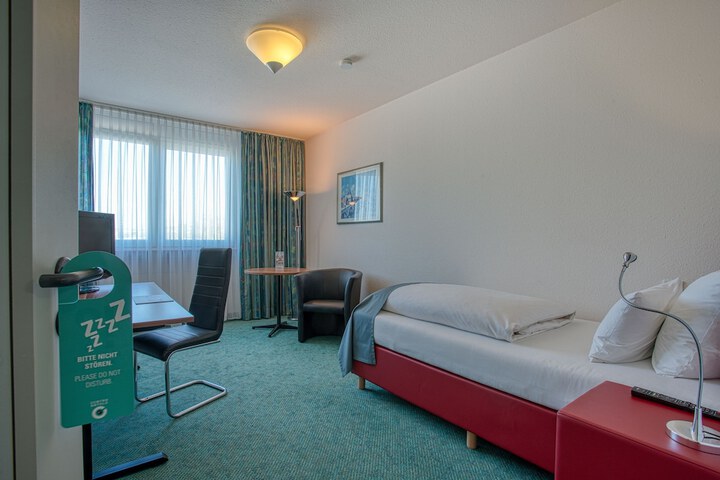 Room 3 of 41