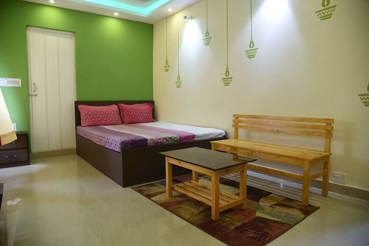 Room 4 of 81