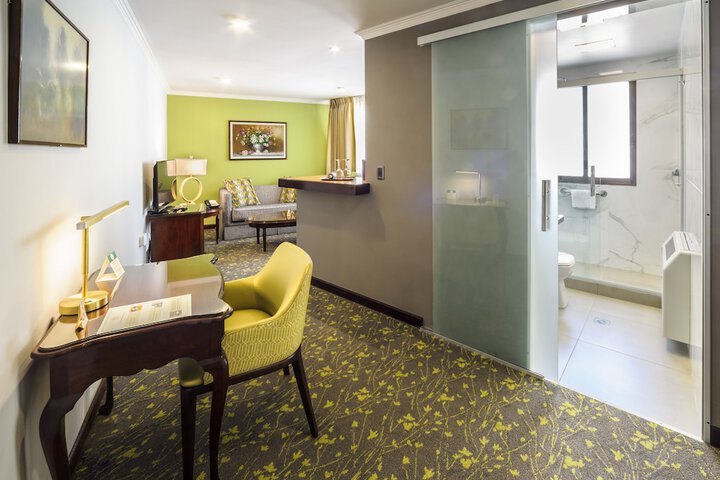 Room 26 of 60