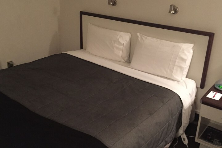 Room 9 of 49