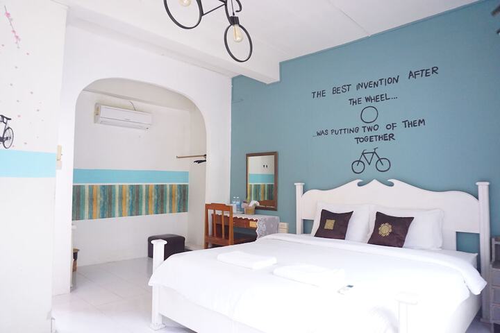 Room 12 of 104