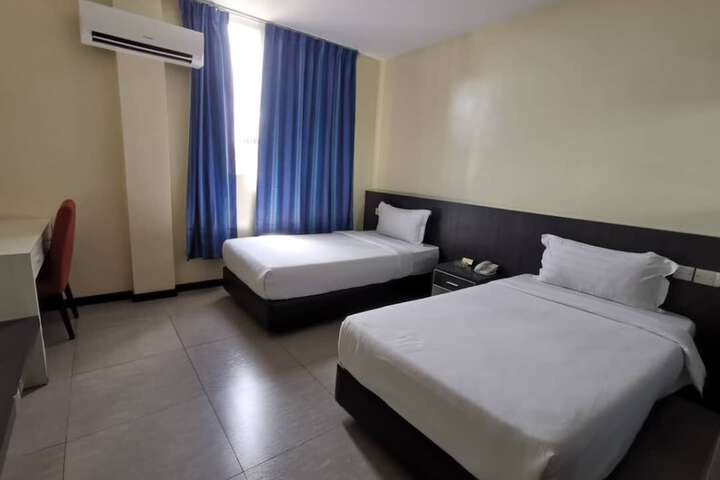 Room 22 of 35