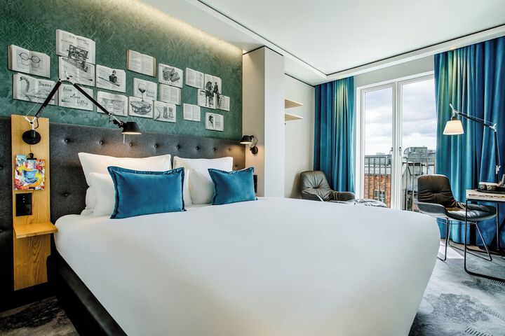 Room 10 of 41