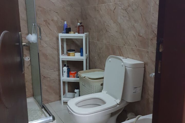 Room 10 of 12