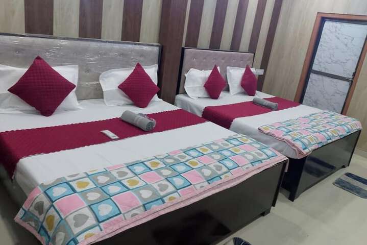 Room 4 of 17