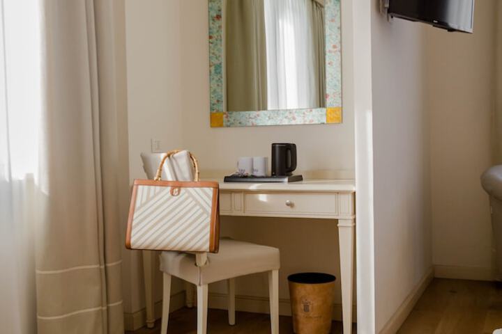 Room 40 of 254
