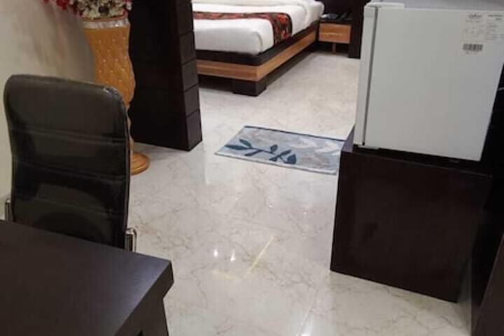 Room 10 of 15