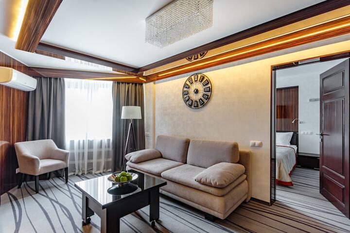Room 40 of 77